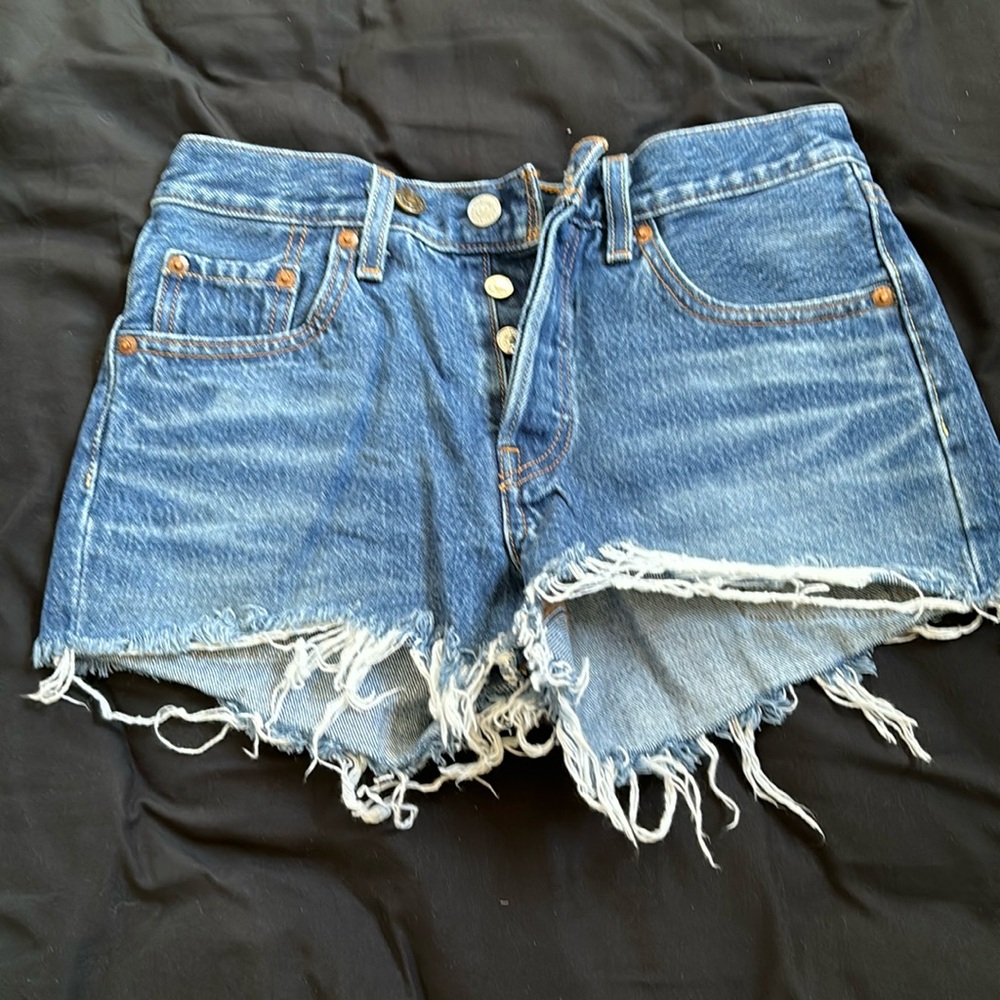 Medium blue Levi’s Jean shorts